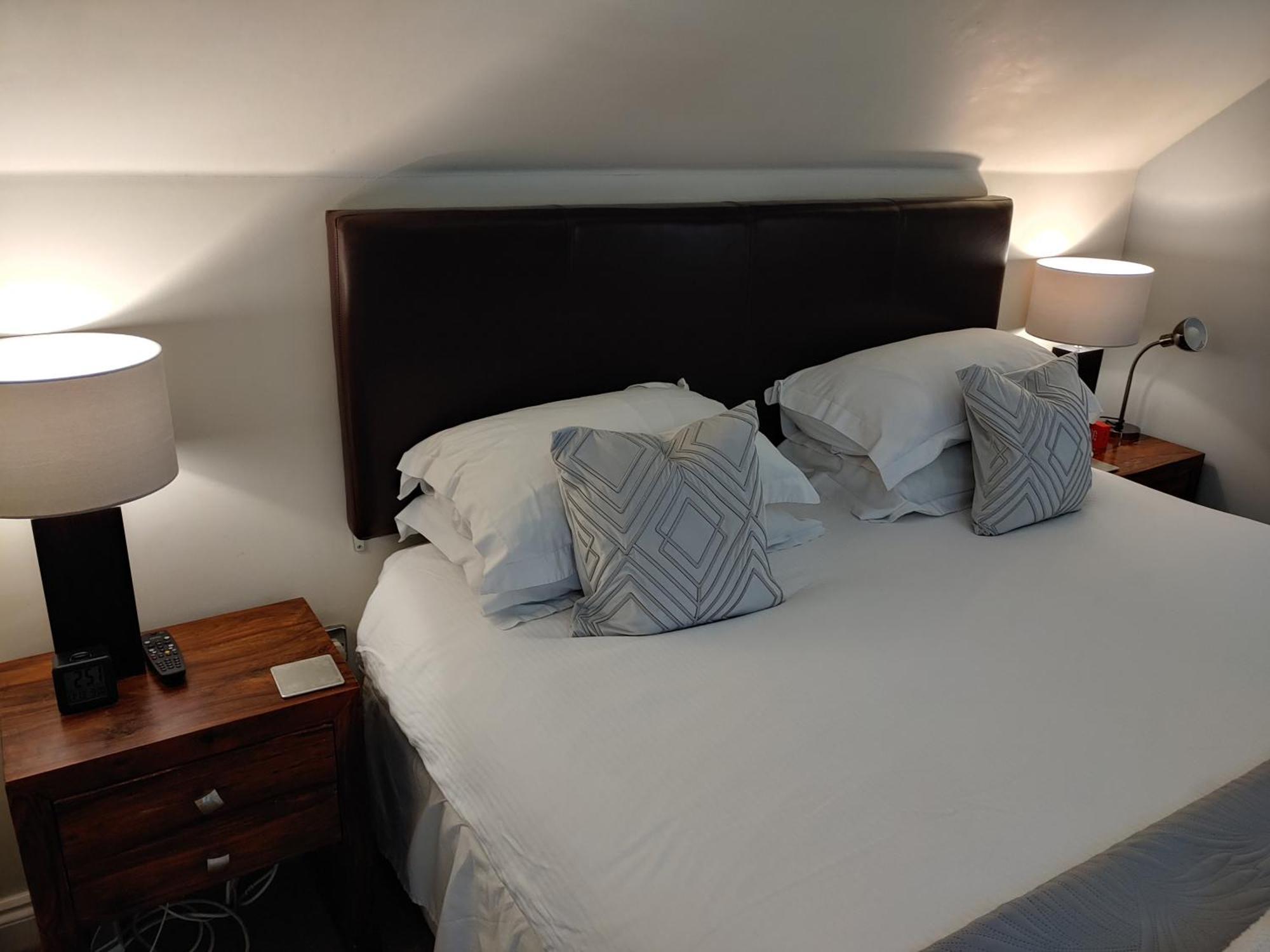 The Bath House Apartments - Free 1St Breakfast - Free Parking Ngoại thất bức ảnh